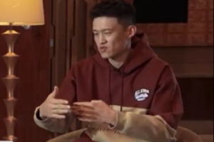 周鹏：和队员有隔阂时 有时候一个月说不上一个字