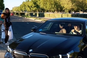 乐鱼体育官方平台-记者：卢宁背部不适返回皇马基地，但不会影响下场俱乐部比赛