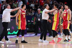 乐鱼体育官方平台-赵睿：对中国男篮充满希望 但只要球队后面打不好 肯定会有质疑声